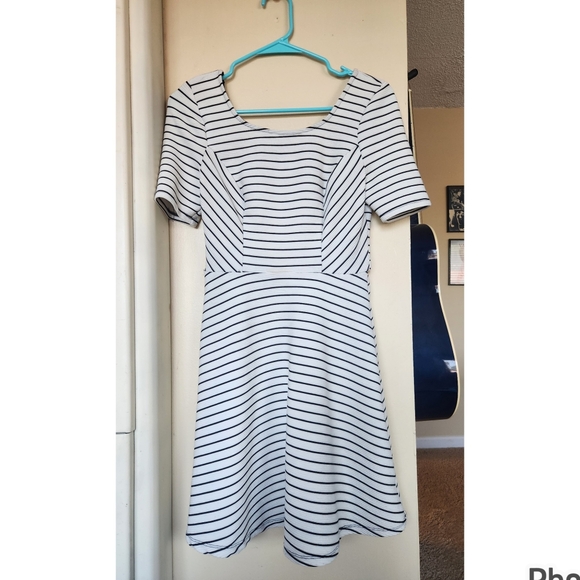 Speechless White Dress w/ Black Stripes - Small - Picture 4 of 8
